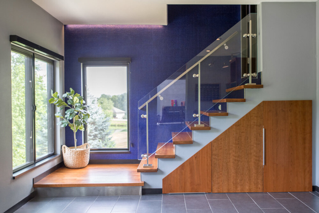 Cedar Rapids Dramatic Family Home Design