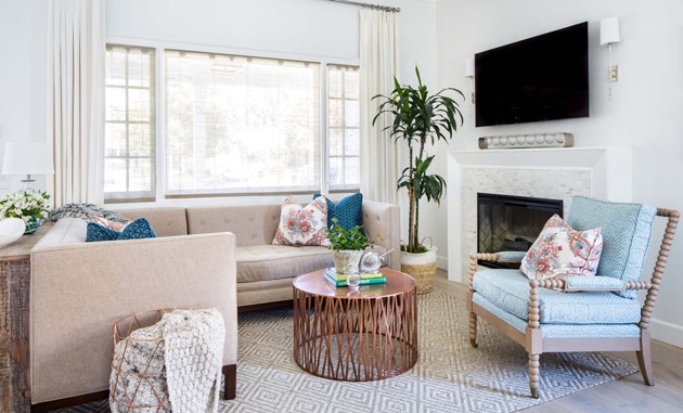 Amy Peltier Leisurely Living Room Design